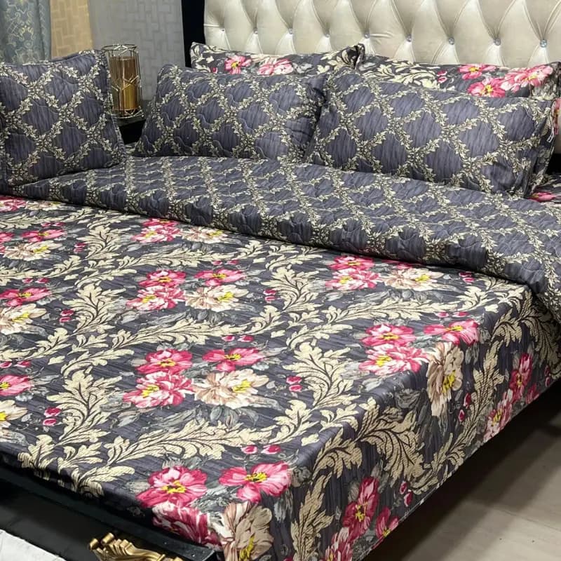  *Special Offer*
Khaadi  & Alkaram
Cotton Comforters
7pc Comforter Set